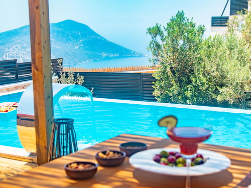  gece  -  Kasım
  | Kalkan Akbel’de Kısmi Deniz Manzaralı & Jakuzili Balayı Villası | Ücretsiz Kahvaltı ve Site Avantajlı Tatil Evi